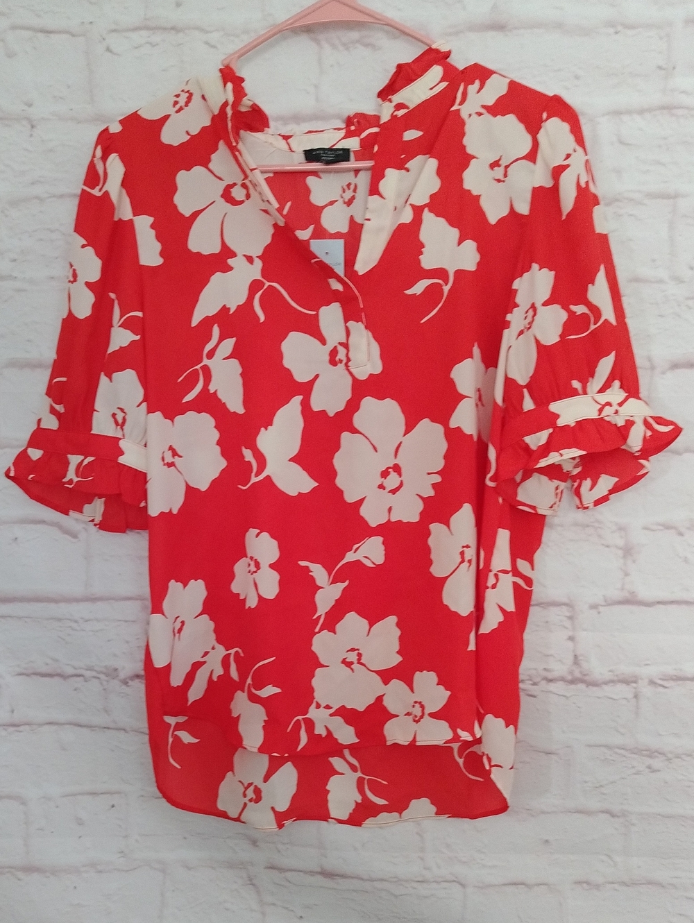 Ann Taylor Factory Red and Cream Floral V-Neck Puff Sleeve Blouse